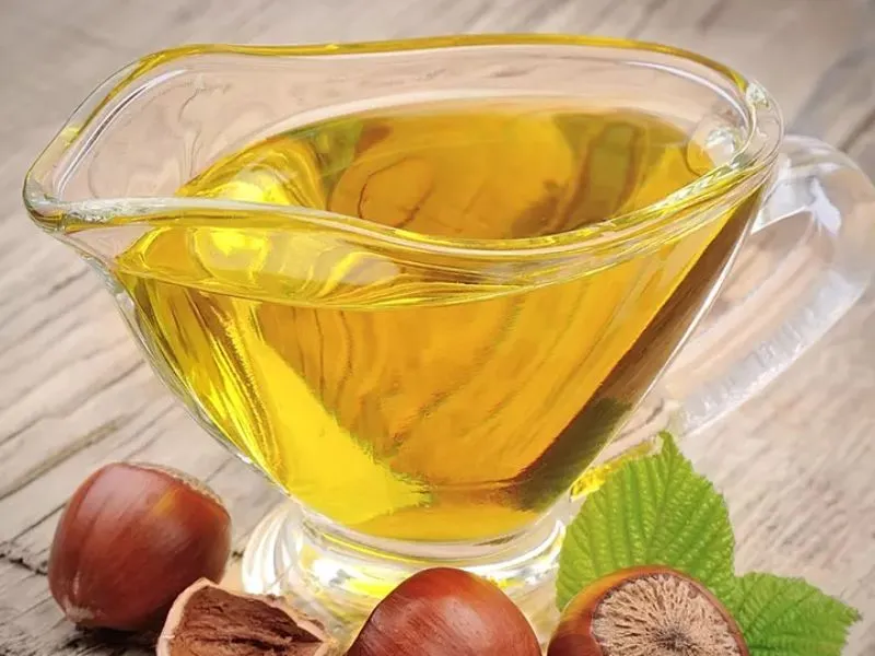 روغن فندق برای مو