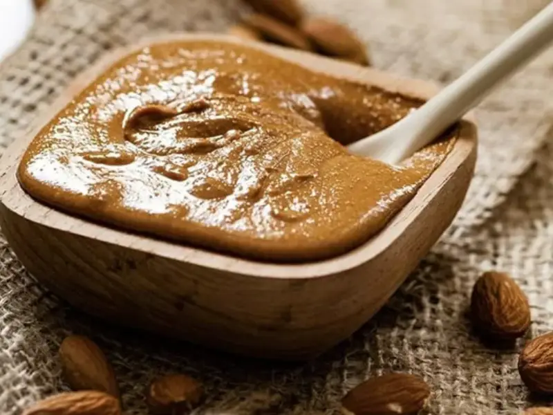 طرز تهیه کره بادام درختی