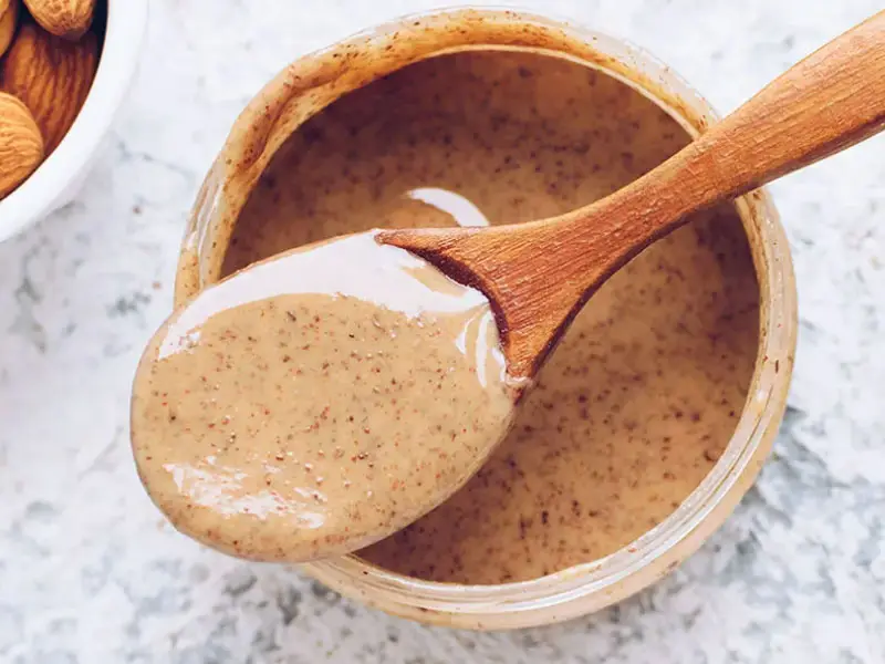 طرز تهیه کره بادام درختی